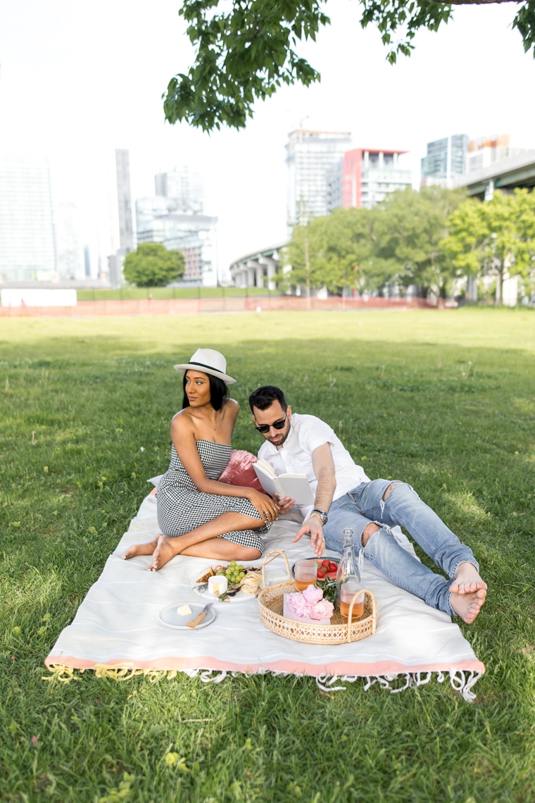 Couple having a picnic in the city