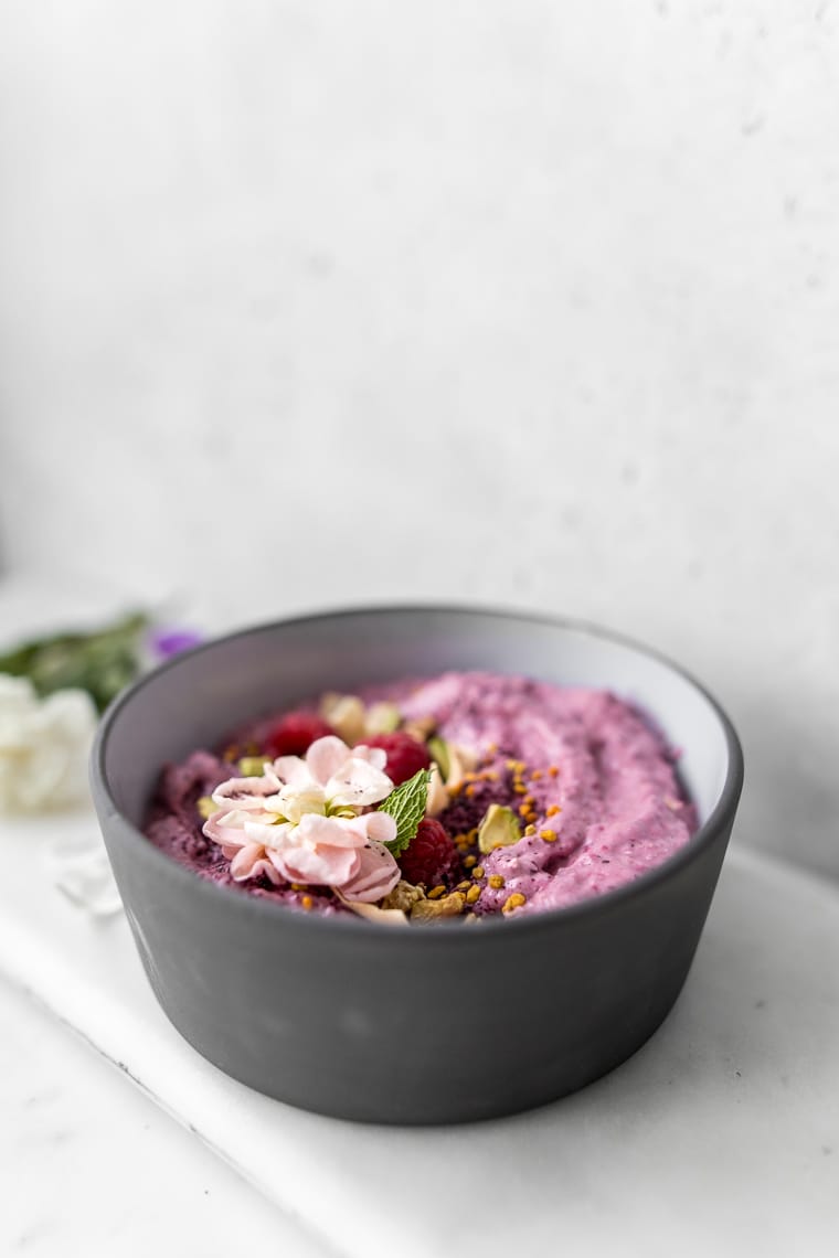 Side view of a beautiful smoothie bowl